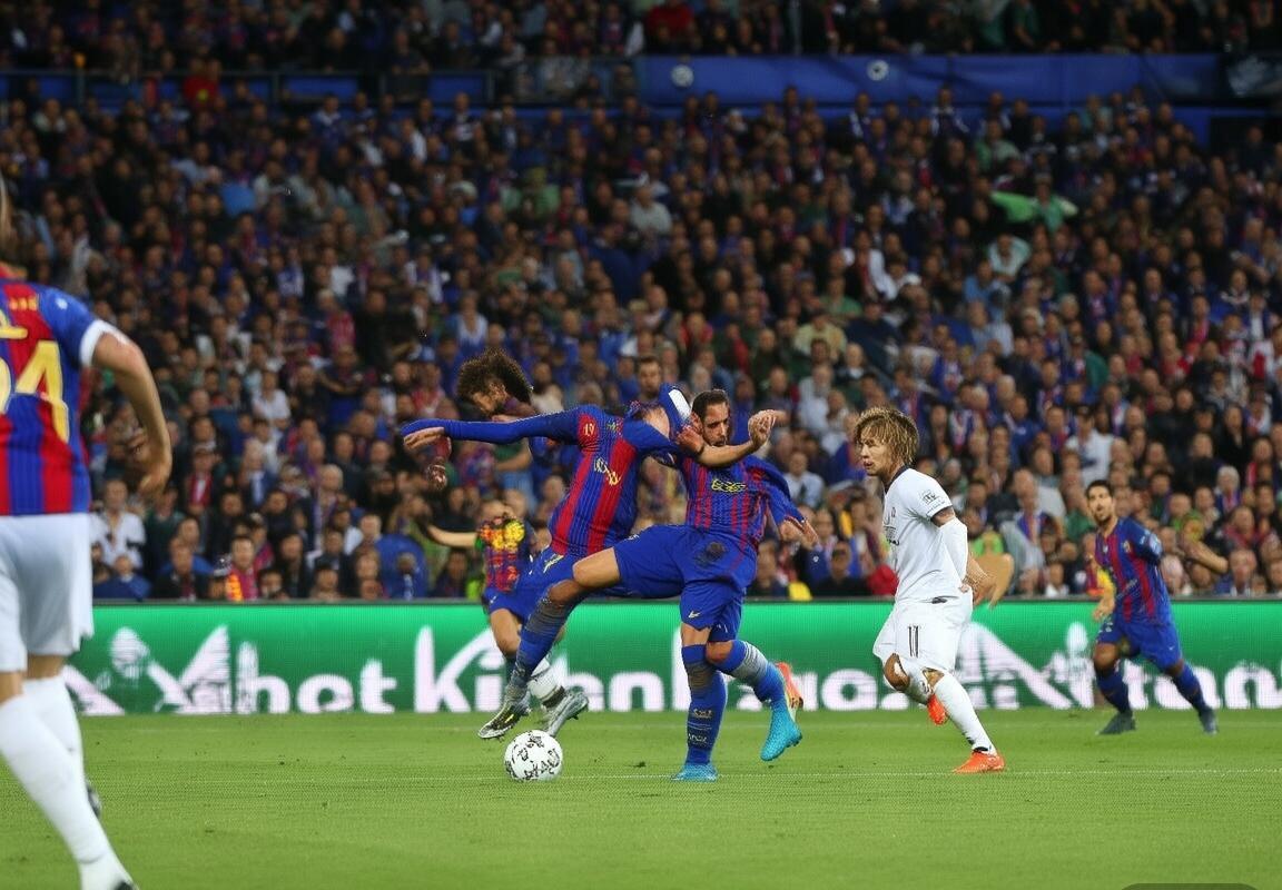 2018欧冠经典对决：巴萨与切尔西战术解析与关键进球回顾(图3)