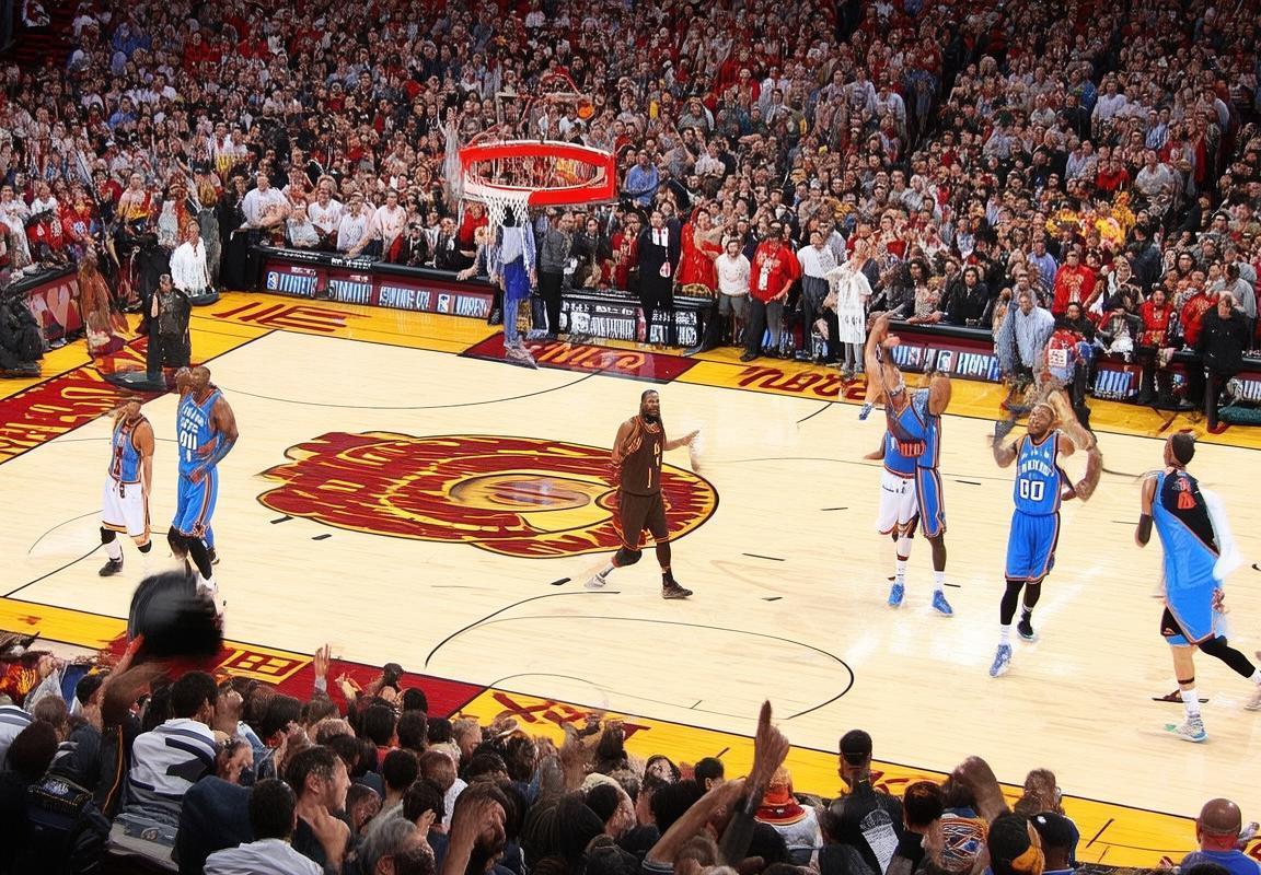 2016NBA总决赛：詹姆斯对杜兰特巅峰对决经典瞬间回顾