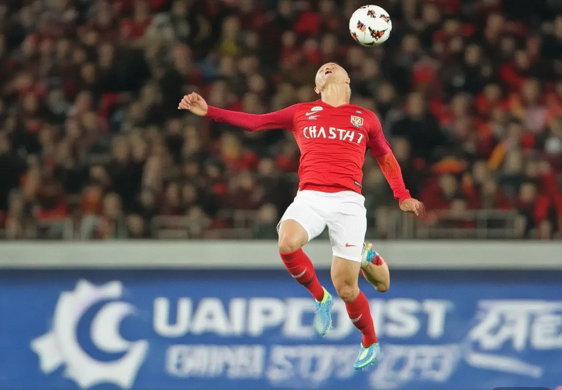 2017亚冠经典对决：广州恒大与鹿岛鹿角战术智慧解析(图2)