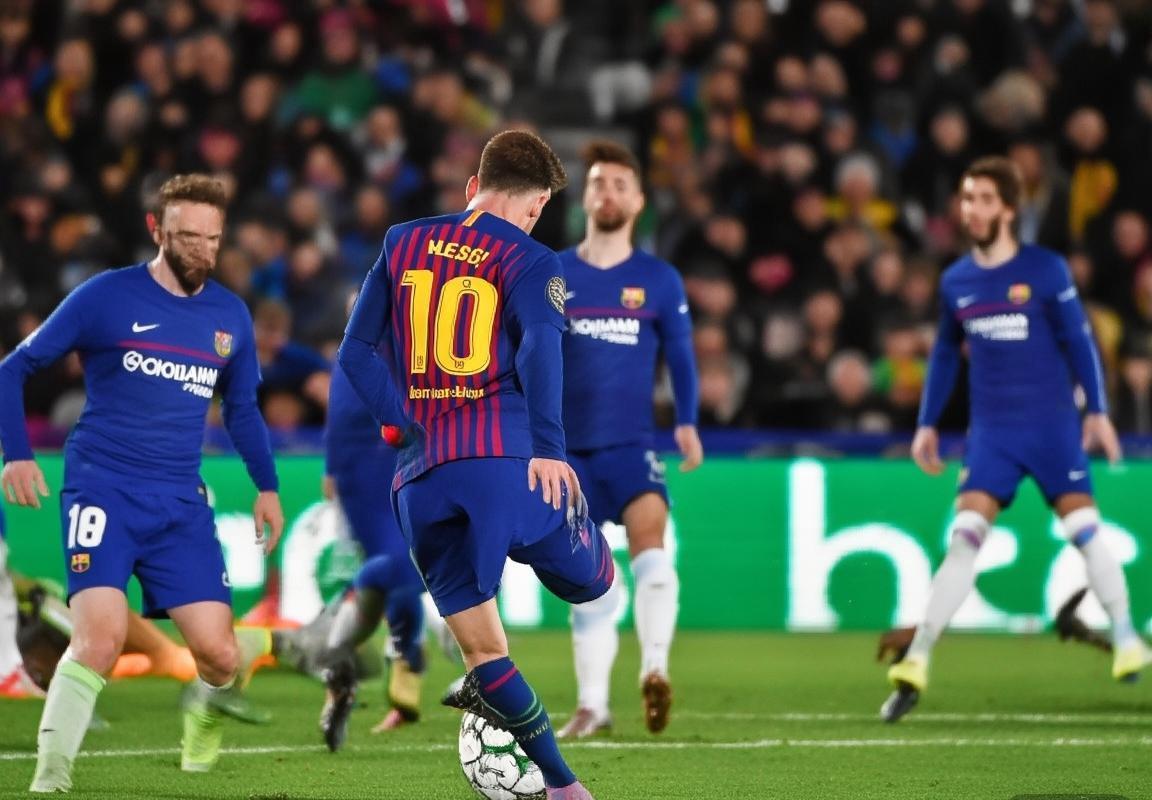 2018欧冠经典对决：巴萨与切尔西战术解析与关键进球回顾(图2)